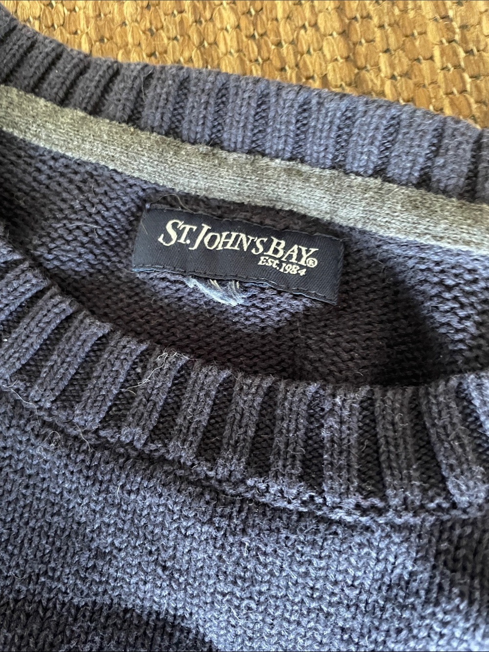 Cropped navy blue sweater - Picture 2 of 3